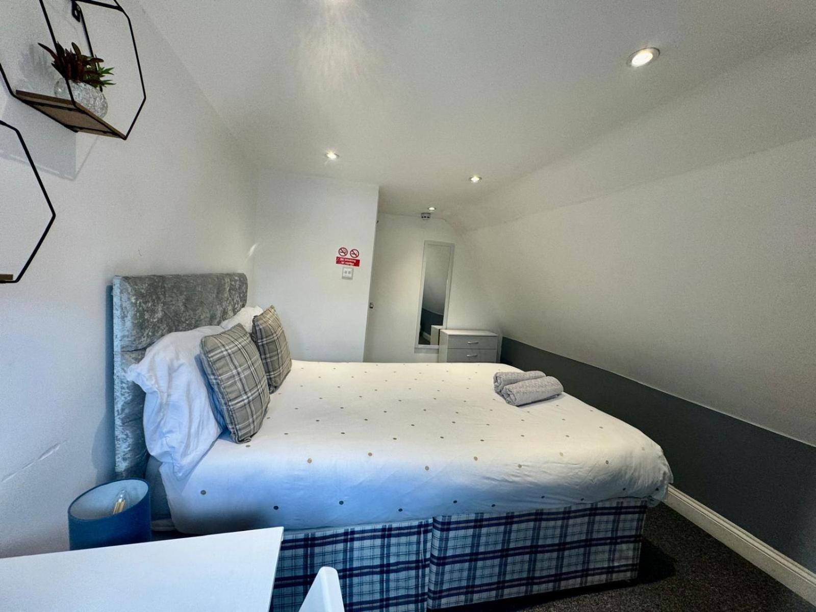 Lovely City Centre Room ブリストル エクステリア 写真